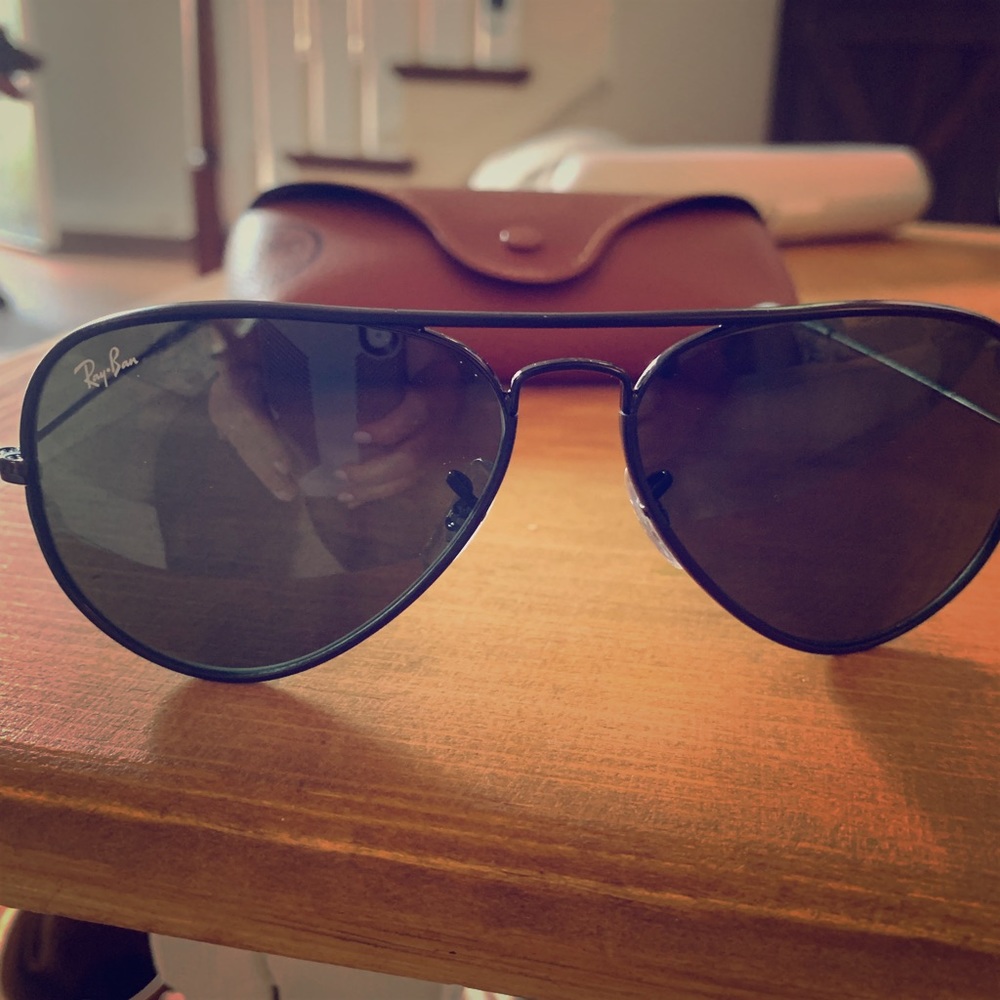 Never worn Ray Ban Aviators